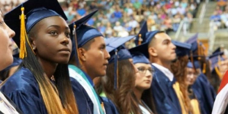 Round Rock ISD 와 Austin Community College, 준학사 과정 무상 제공을 위한 파트너십 체결